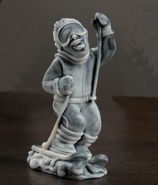 Сувенир Горнолыжник - статуэтка купить